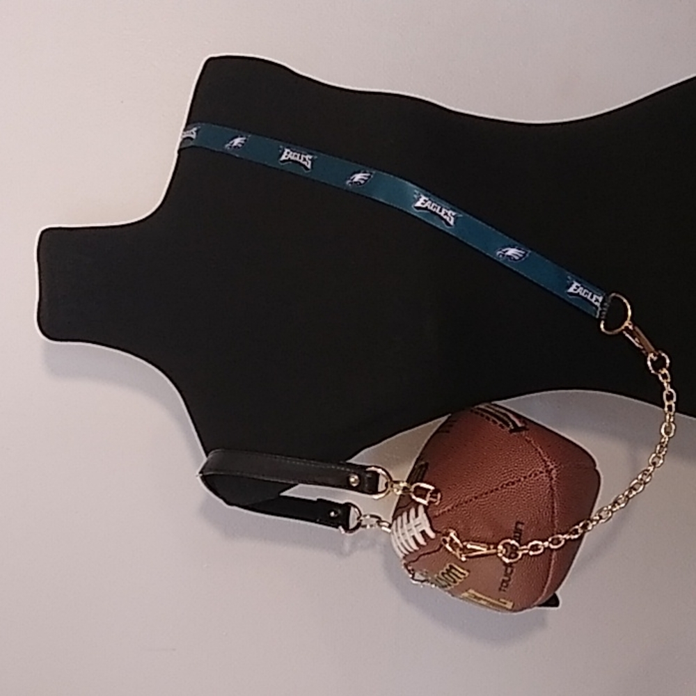 HANDMADE Football Purse (PHILADELPHIA EAGLES) π - Picture 5 of 17